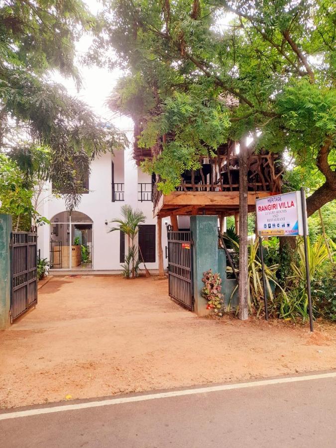 Heritage Rangiri Villa Dambulla Bagian luar foto